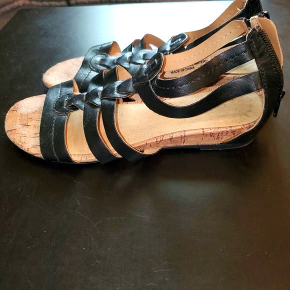 G.H. Bass & co black sandels - Picture 3 of 6